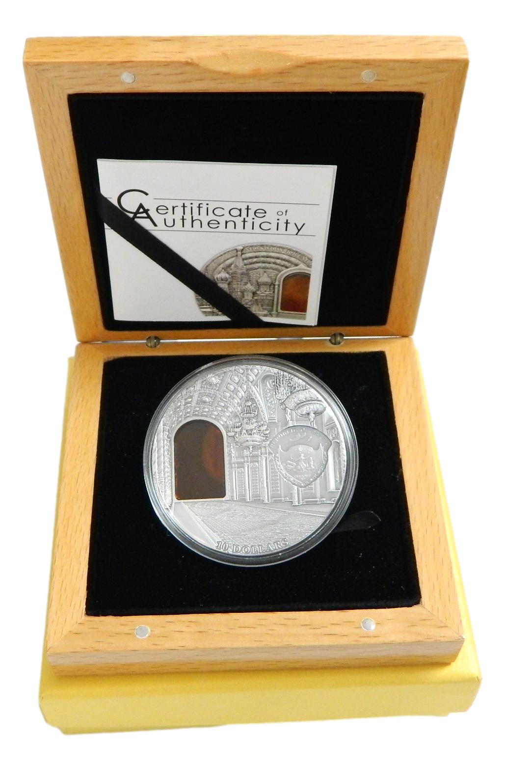 2012 - REPUBLIC OF PALAU - 10 DOLARES - MOSCOW KREMLIN - AMBAR
