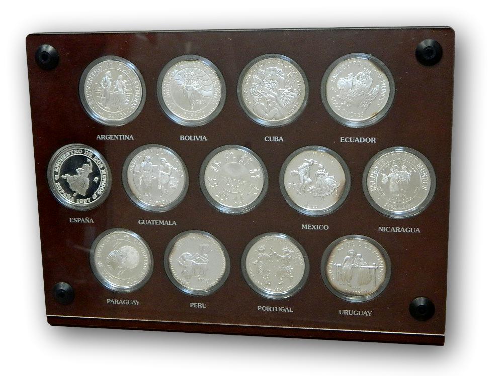 1997 - DANZAS Y TRAJES TIPICOS - III SERIE IBEROAMERICANA - PLATA 